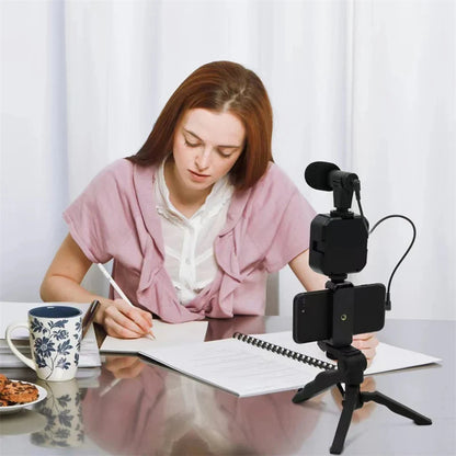 STTKGZD Smartphone Vlogging Kit With Tripod Phone Holder Mini Microphone Fill Light Starter Handle Portable Stabilizer Bracket